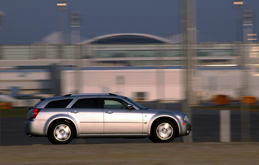  Chrysler 300C Touring 2005 года  (фото 12 из 44)